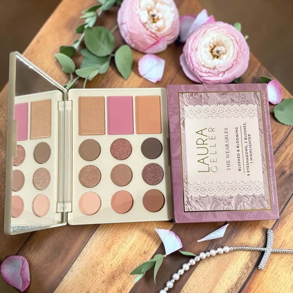 Laura Geller The Wearables Blushed and Blooming Palette New in Box